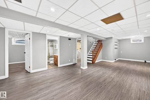 3615 10 Avenue Nw, Edmonton, AB - Indoor