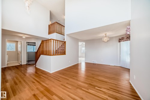 4319 39 Avenue Nw, Edmonton, AB - Indoor Photo Showing Other Room