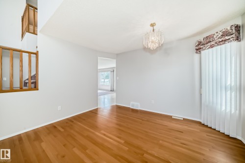 4319 39 Avenue Nw, Edmonton, AB - Indoor Photo Showing Other Room