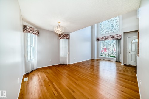 4319 39 Avenue Nw, Edmonton, AB - Indoor Photo Showing Other Room