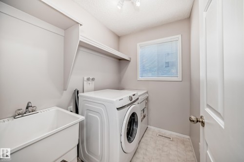 4319 39 Avenue Nw, Edmonton, AB - Indoor Photo Showing Laundry Room