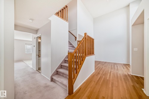 4319 39 Avenue Nw, Edmonton, AB - Indoor Photo Showing Other Room