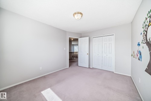 4319 39 Avenue Nw, Edmonton, AB - Indoor