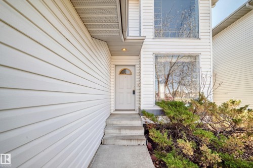 4319 39 Avenue Nw, Edmonton, AB - Outdoor