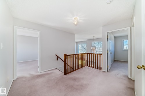 4319 39 Avenue Nw, Edmonton, AB - Indoor Photo Showing Other Room
