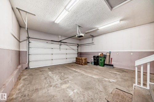 4319 39 Avenue Nw, Edmonton, AB - Indoor Photo Showing Garage