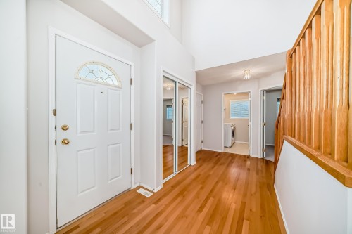4319 39 Avenue Nw, Edmonton, AB - Indoor Photo Showing Other Room