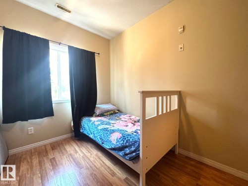 #117 4304 139 Av Nw, Edmonton, AB - Indoor Photo Showing Bedroom