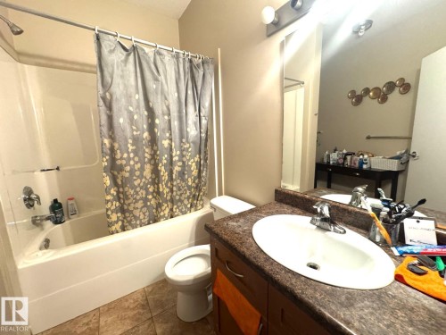 #117 4304 139 Av Nw, Edmonton, AB - Indoor Photo Showing Bathroom