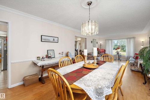 45 Blue Quill Crescent Nw, Edmonton, AB - Indoor Photo Showing Dining Room