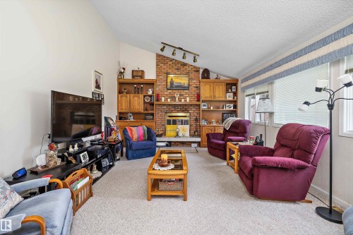 45 Blue Quill Crescent Nw, Edmonton, AB - Indoor Photo Showing Living Room