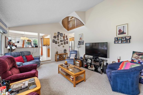 45 Blue Quill Crescent Nw, Edmonton, AB - Indoor Photo Showing Living Room