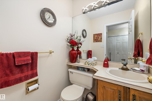 45 Blue Quill Crescent Nw, Edmonton, AB - Indoor Photo Showing Bathroom