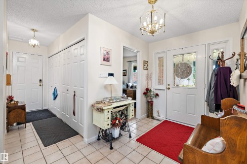 45 Blue Quill Crescent Nw, Edmonton, AB - Indoor Photo Showing Other Room