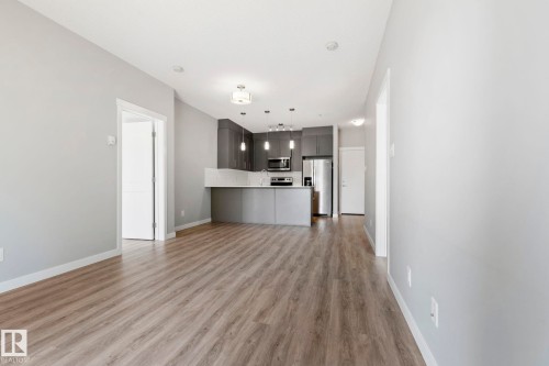 #121 812 Welsh Dr Sw, Edmonton, AB - Indoor Photo Showing Kitchen