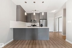 #121 812 WELSH DR SW Edmonton, AB T6X 1Y7