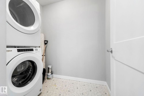 #121 812 Welsh Dr Sw, Edmonton, AB - Indoor Photo Showing Laundry Room