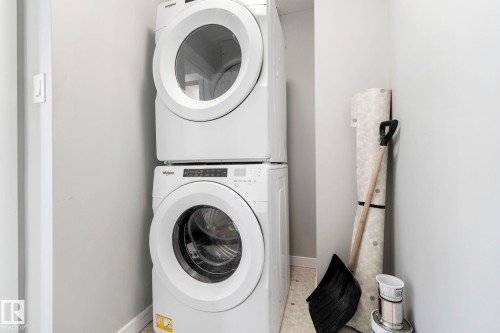 #121 812 Welsh Dr Sw, Edmonton, AB - Indoor Photo Showing Laundry Room