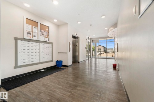 #121 812 Welsh Dr Sw, Edmonton, AB - Indoor Photo Showing Other Room