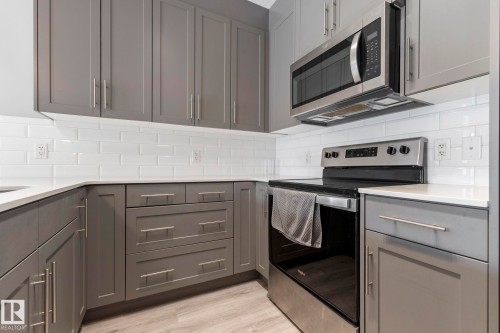 #121 812 Welsh Dr Sw, Edmonton, AB - Indoor Photo Showing Kitchen