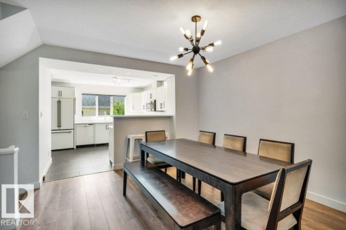 9321 98 Avenue Nw, Edmonton, AB - Indoor Photo Showing Dining Room