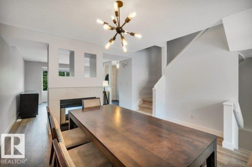 9321 98 Avenue Nw, Edmonton, AB - Indoor Photo Showing Dining Room