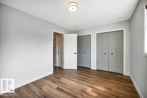 9321 98 Avenue Nw, Edmonton, AB - Indoor Photo Showing Other Room