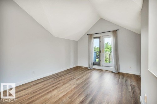 9321 98 Avenue Nw, Edmonton, AB - Indoor Photo Showing Other Room