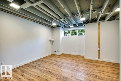 9321 98 Avenue Nw, Edmonton, AB - Indoor