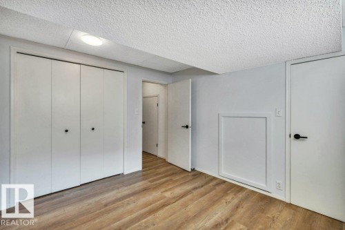 9321 98 Avenue Nw, Edmonton, AB - Indoor Photo Showing Other Room
