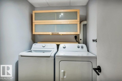 9321 98 Avenue Nw, Edmonton, AB - Indoor Photo Showing Laundry Room