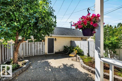 9321 98 Avenue Nw, Edmonton, AB - Outdoor