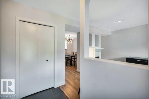 9321 98 Avenue Nw, Edmonton, AB - Indoor Photo Showing Other Room