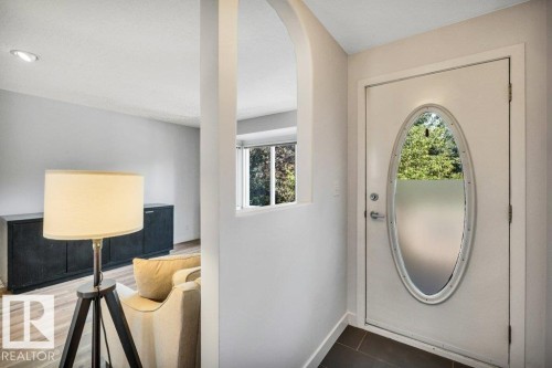 9321 98 Avenue Nw, Edmonton, AB - Indoor Photo Showing Other Room