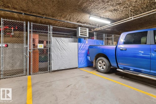 #322 7510 89 St Nw, Edmonton, AB - Indoor Photo Showing Garage