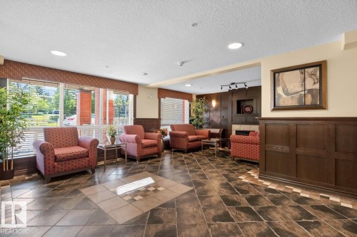 #322 7510 89 St Nw, Edmonton, AB - Indoor Photo Showing Living Room