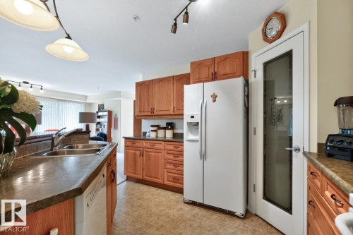 #322 7510 89 St Nw, Edmonton, AB - Indoor Photo Showing Kitchen With Double Sink