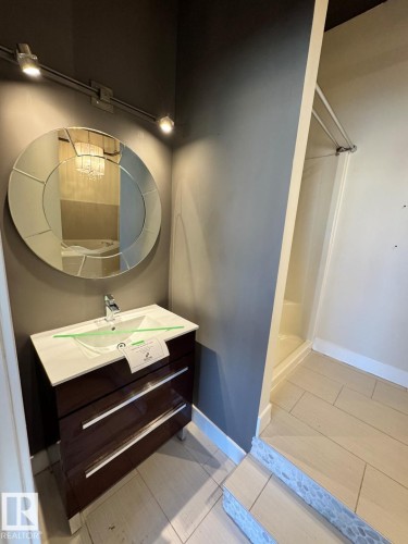 #304 10179 105 St Nw, Edmonton, AB - Indoor Photo Showing Bathroom