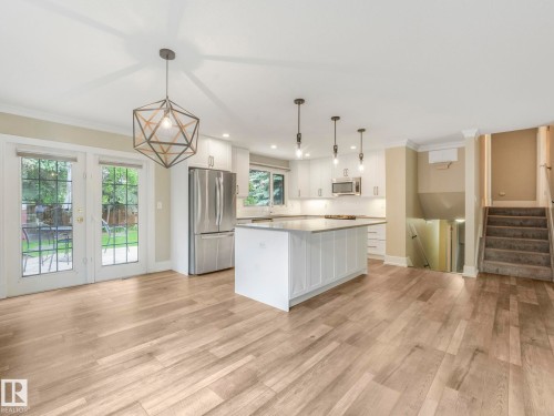 5708 144 Street Nw, Edmonton, AB - Indoor Photo Showing Kitchen With Upgraded Kitchen