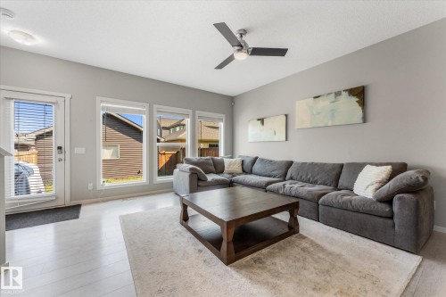 457 Orchards Boulevard Sw, Edmonton, AB - Indoor Photo Showing Living Room