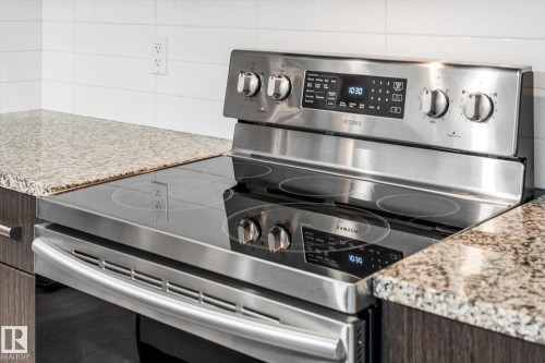 457 Orchards Boulevard Sw, Edmonton, AB - Indoor Photo Showing Kitchen With Upgraded Kitchen