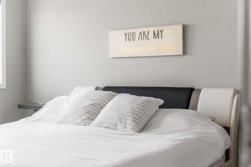457 Orchards Boulevard Sw, Edmonton, AB - Indoor Photo Showing Bedroom