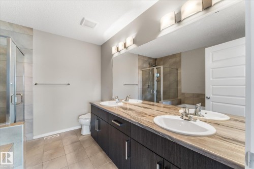 457 Orchards Boulevard Sw, Edmonton, AB - Indoor Photo Showing Bathroom
