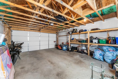 457 Orchards Boulevard Sw, Edmonton, AB - Indoor Photo Showing Garage
