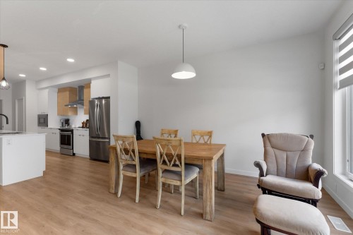 3906 5 Avenue Sw, Edmonton, AB - Indoor