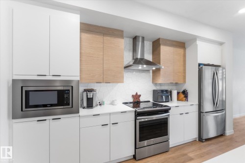 3906 5 Avenue Sw, Edmonton, AB - Indoor Photo Showing Kitchen