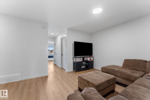 3906 5 Avenue Sw, Edmonton, AB - Indoor Photo Showing Living Room