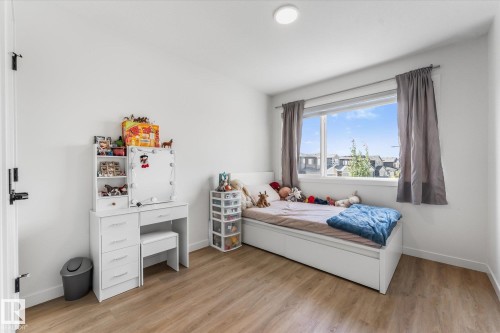 3906 5 Avenue Sw, Edmonton, AB - Indoor Photo Showing Bedroom