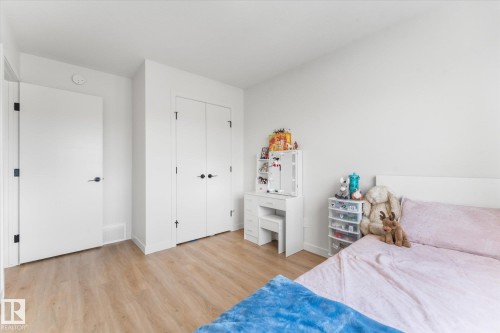 3906 5 Avenue Sw, Edmonton, AB - Indoor Photo Showing Bedroom