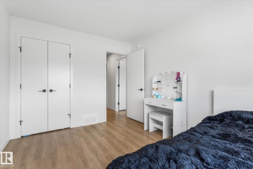 3906 5 Avenue Sw, Edmonton, AB - Indoor Photo Showing Bedroom